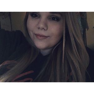 Meet your Posher, Kayla